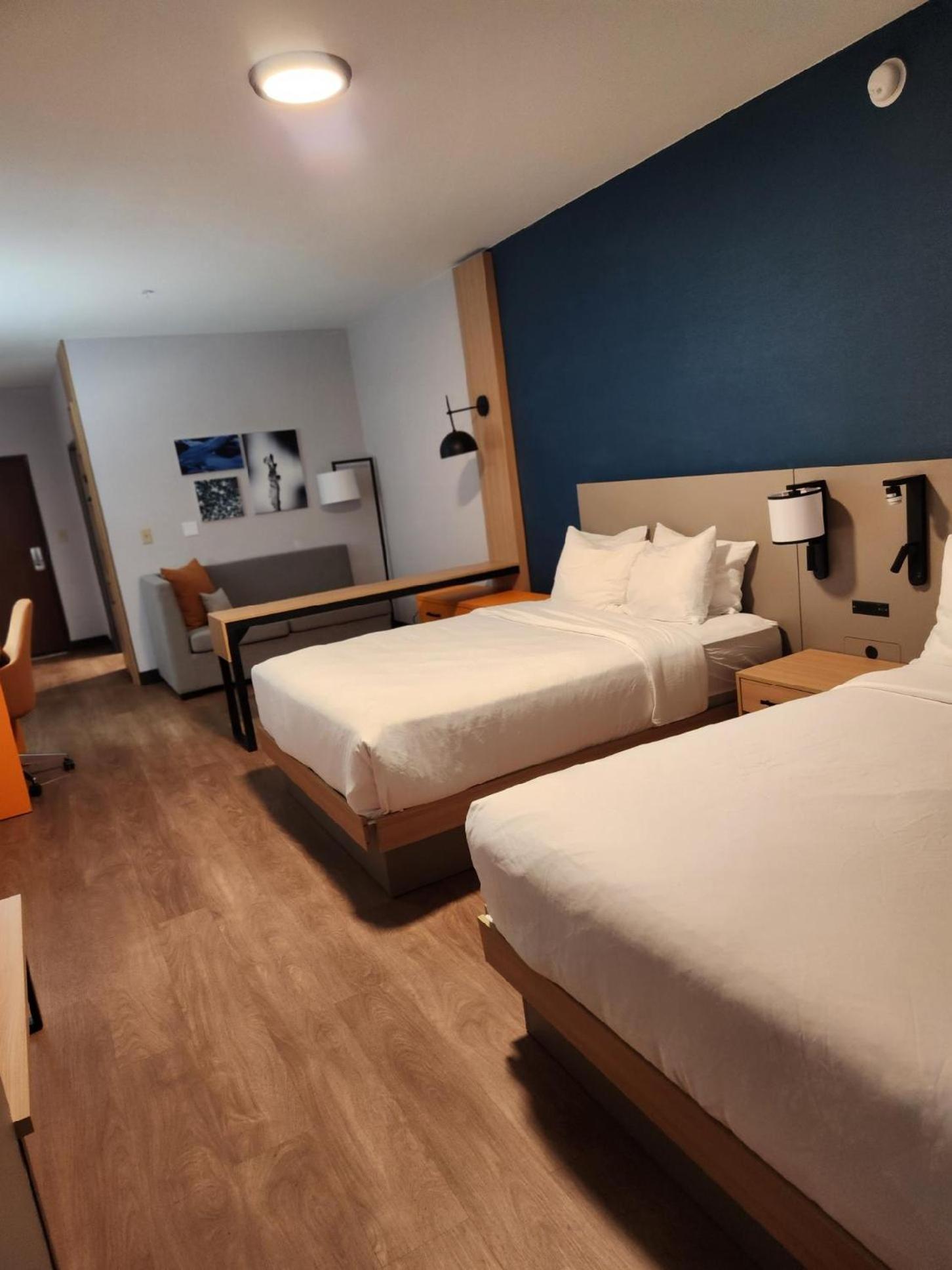 Comfort Suites Cheyenne photo 37