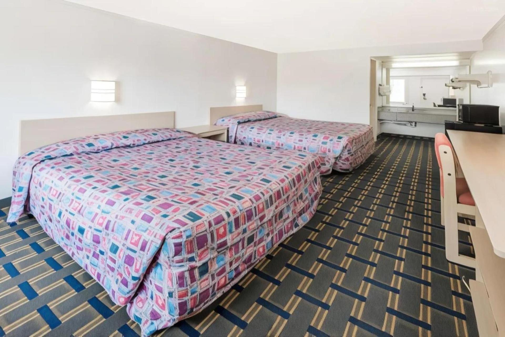 Hilliard Motor Lodge photo 7