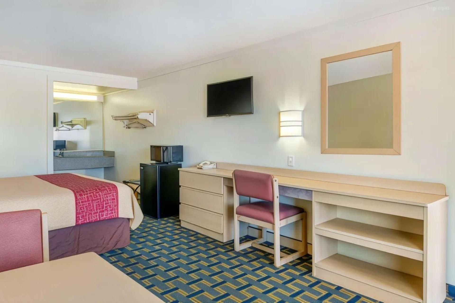 Hilliard Motor Lodge photo 19