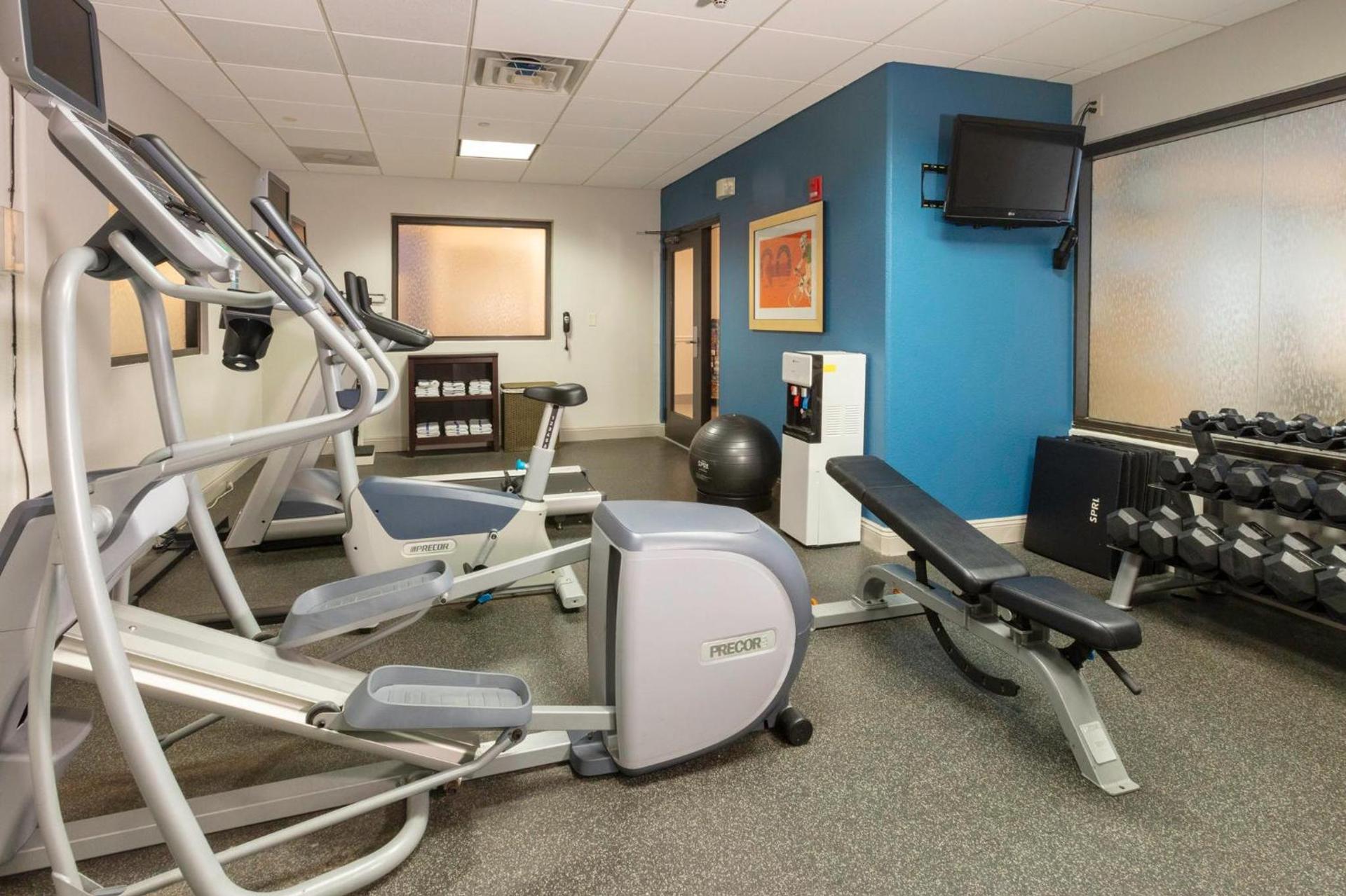 Holiday Inn Express Hotel & Suites Jacksonville Airport by IHG photo 35