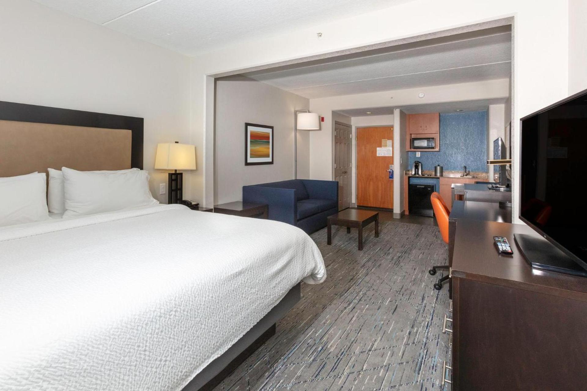 Holiday Inn Express Hotel & Suites Jacksonville Airport by IHG photo 58