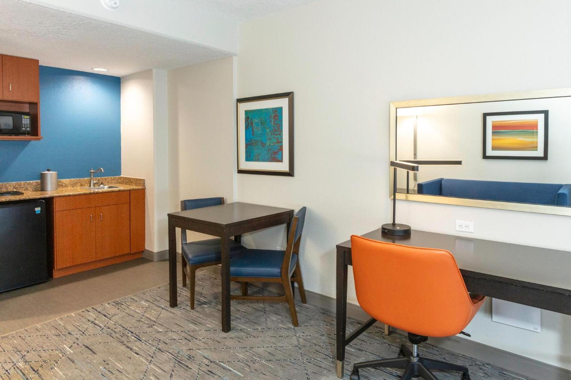 Holiday Inn Express Hotel & Suites Jacksonville Airport by IHG photo 50