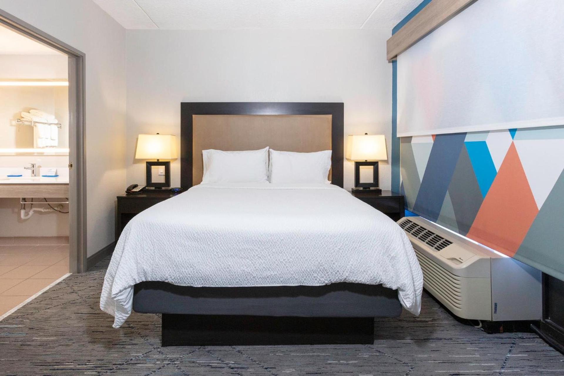 Holiday Inn Express Hotel & Suites Jacksonville Airport by IHG photo 49