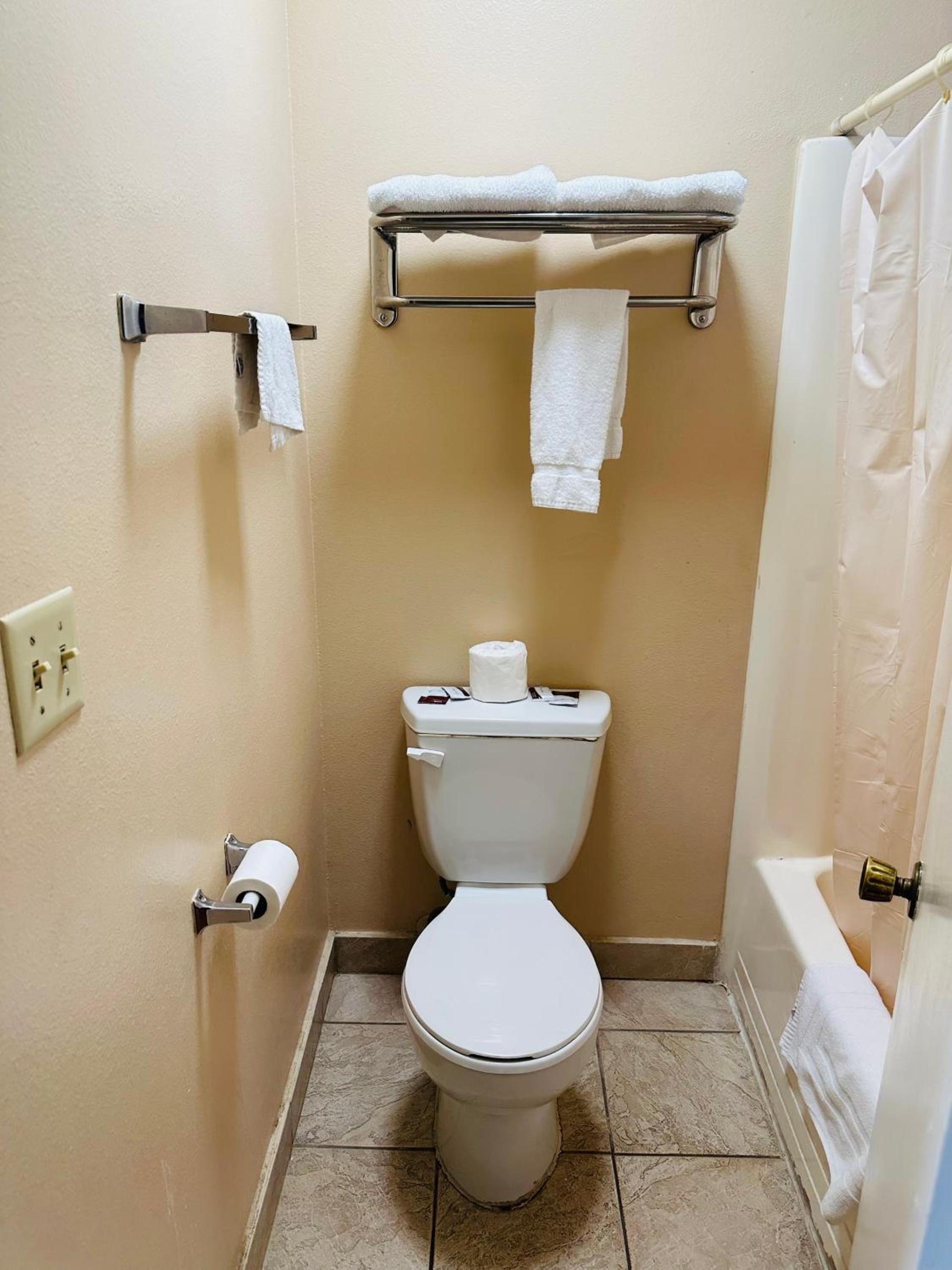 Franciscan Inn Motel photo 7