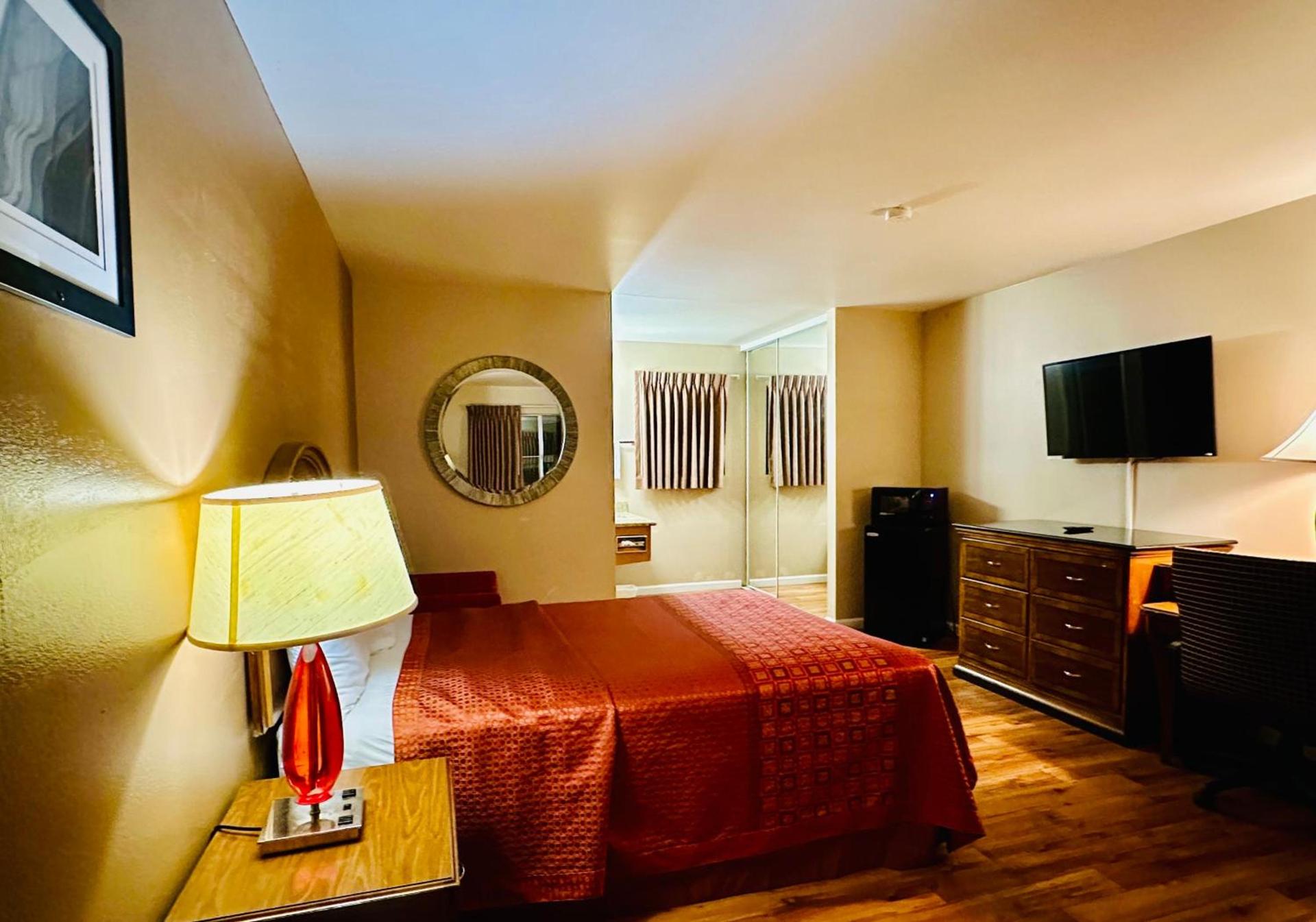 Franciscan Inn Motel photo 11