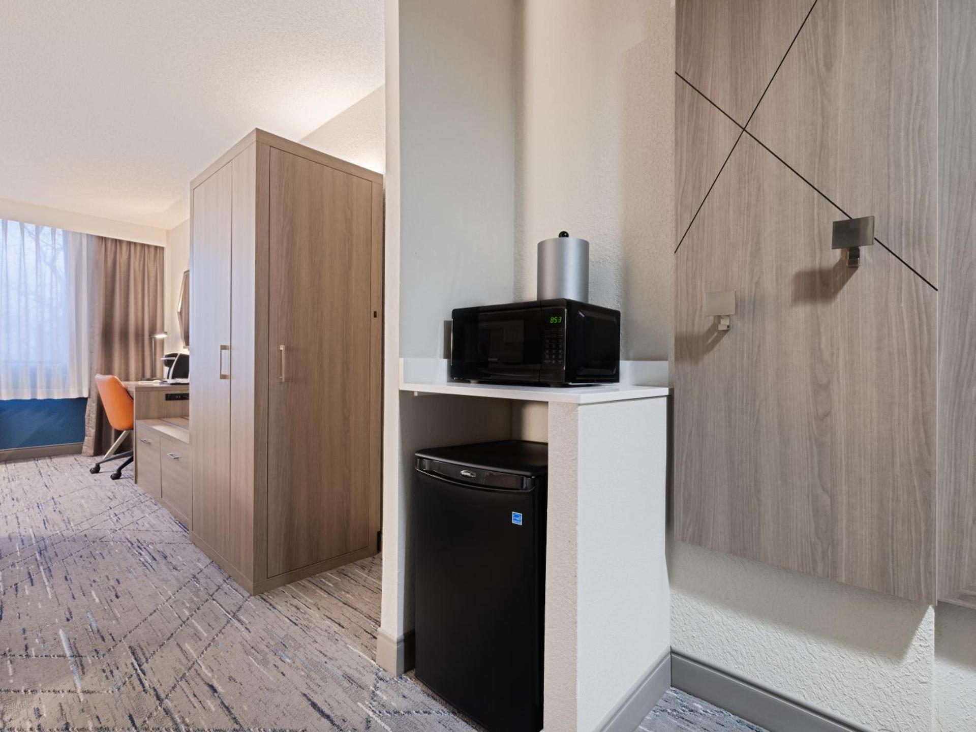 Holiday Inn Express Hotel & Suites Ft. Lauderdale-Plantation by IHG photo 3