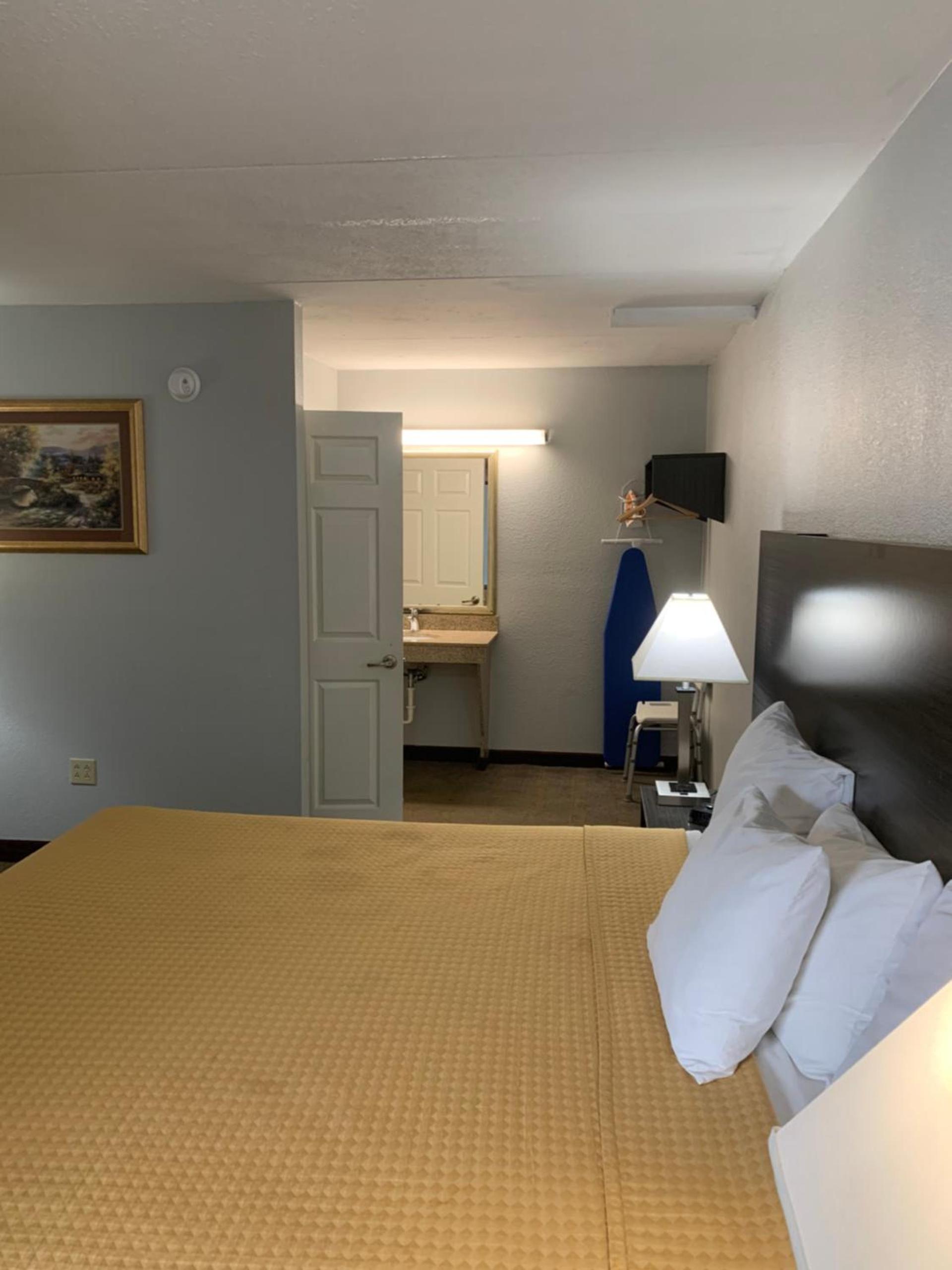 Pigeon Forge Parkway Inn photo 52