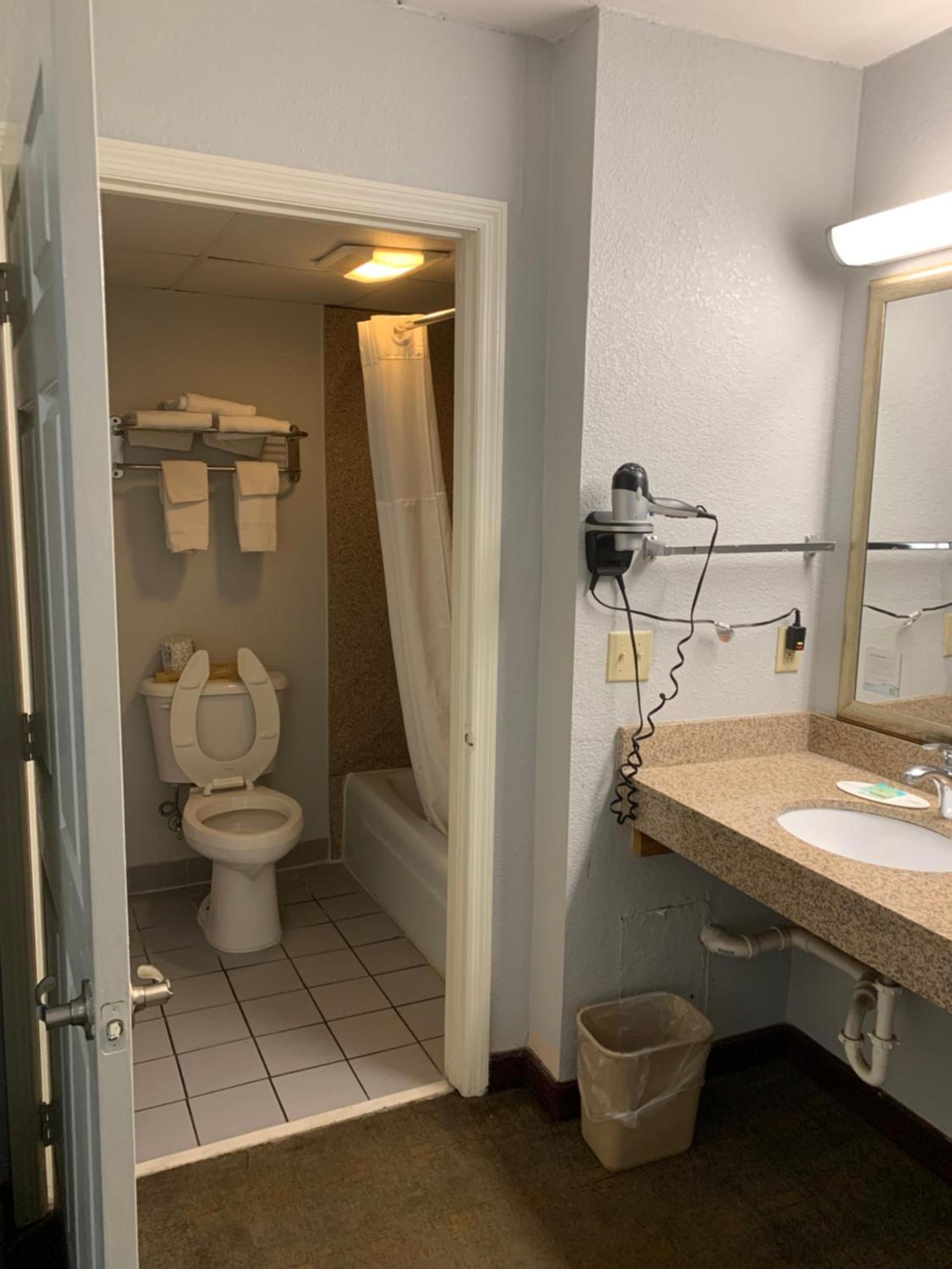 Pigeon Forge Parkway Inn photo 50