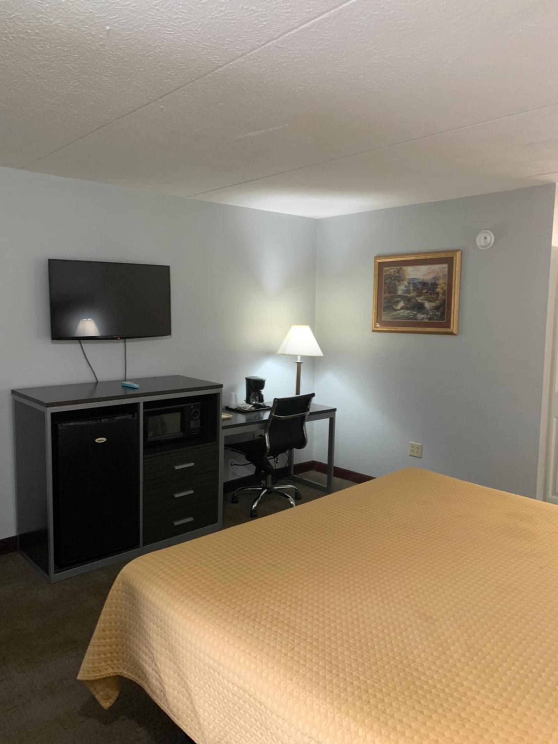Pigeon Forge Parkway Inn photo 48