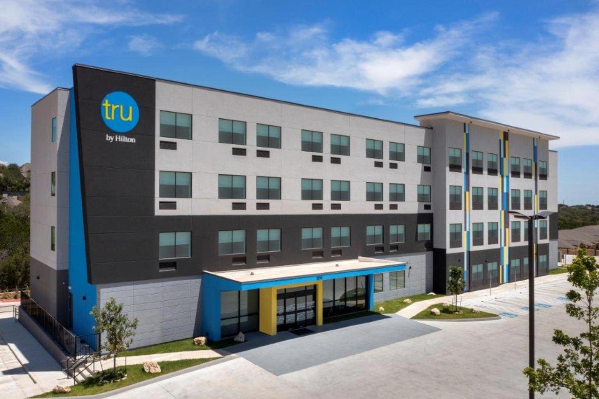 Tru By Hilton San Antonio North photo 1