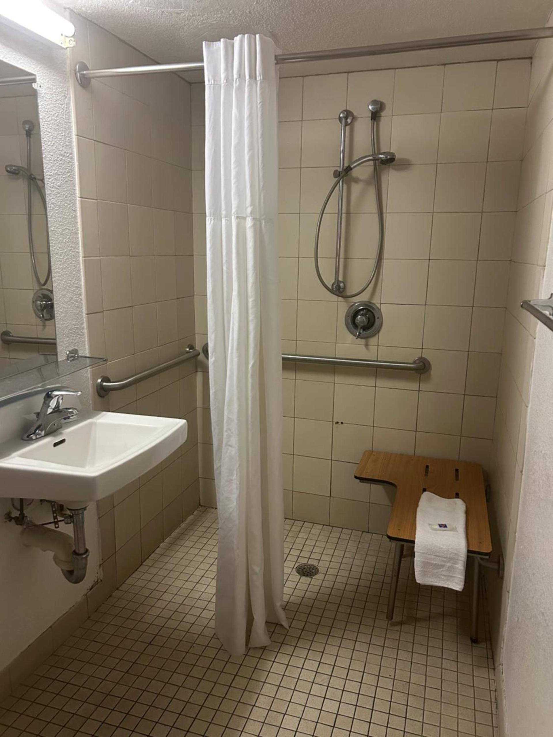 Motel 6-Austin, TX - North Central photo 69