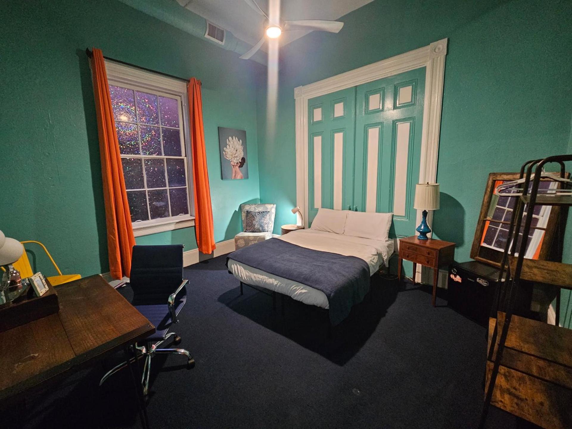 Gaslamp Hostel photo 36