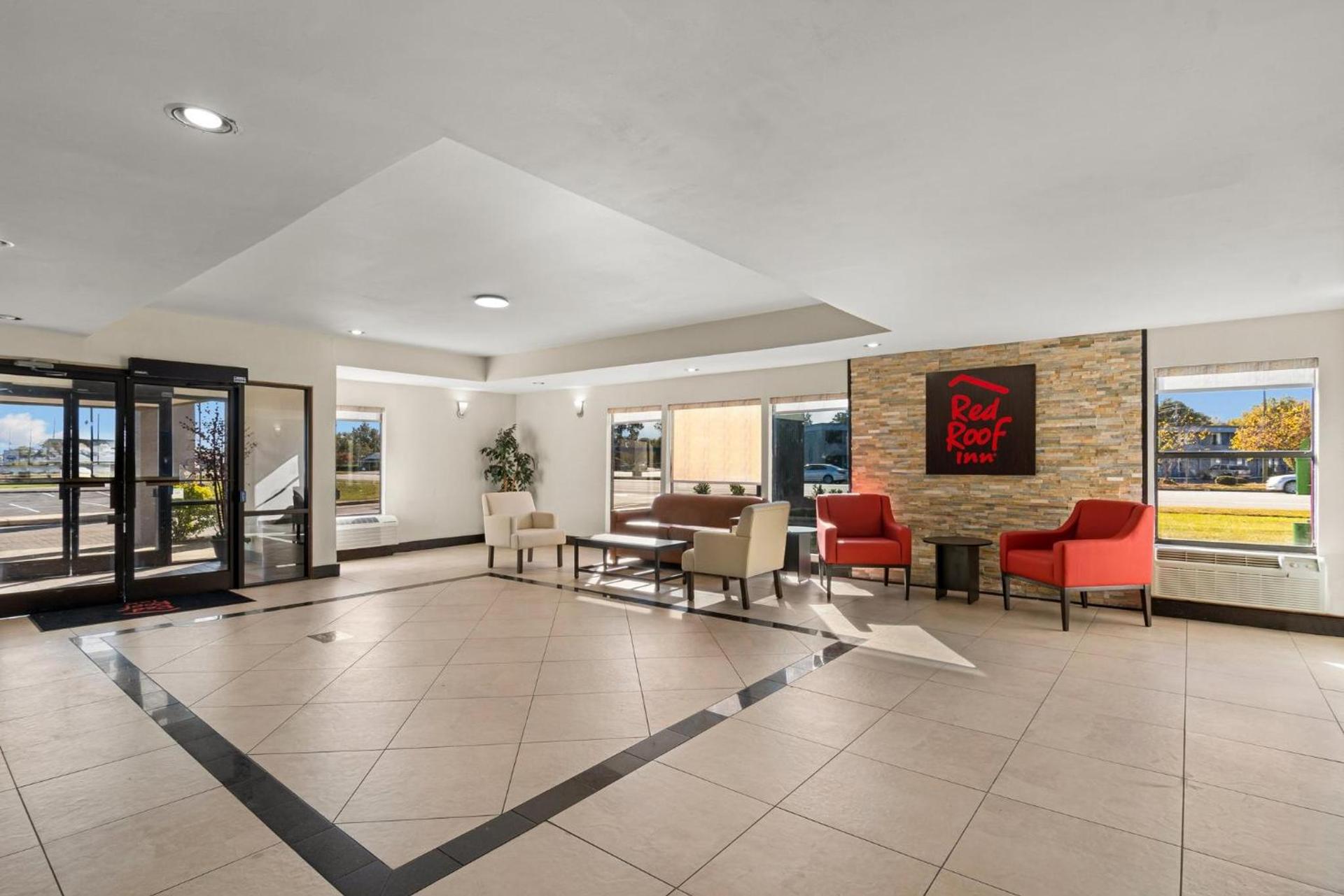 Red Roof Inn Washington, NC photo 9