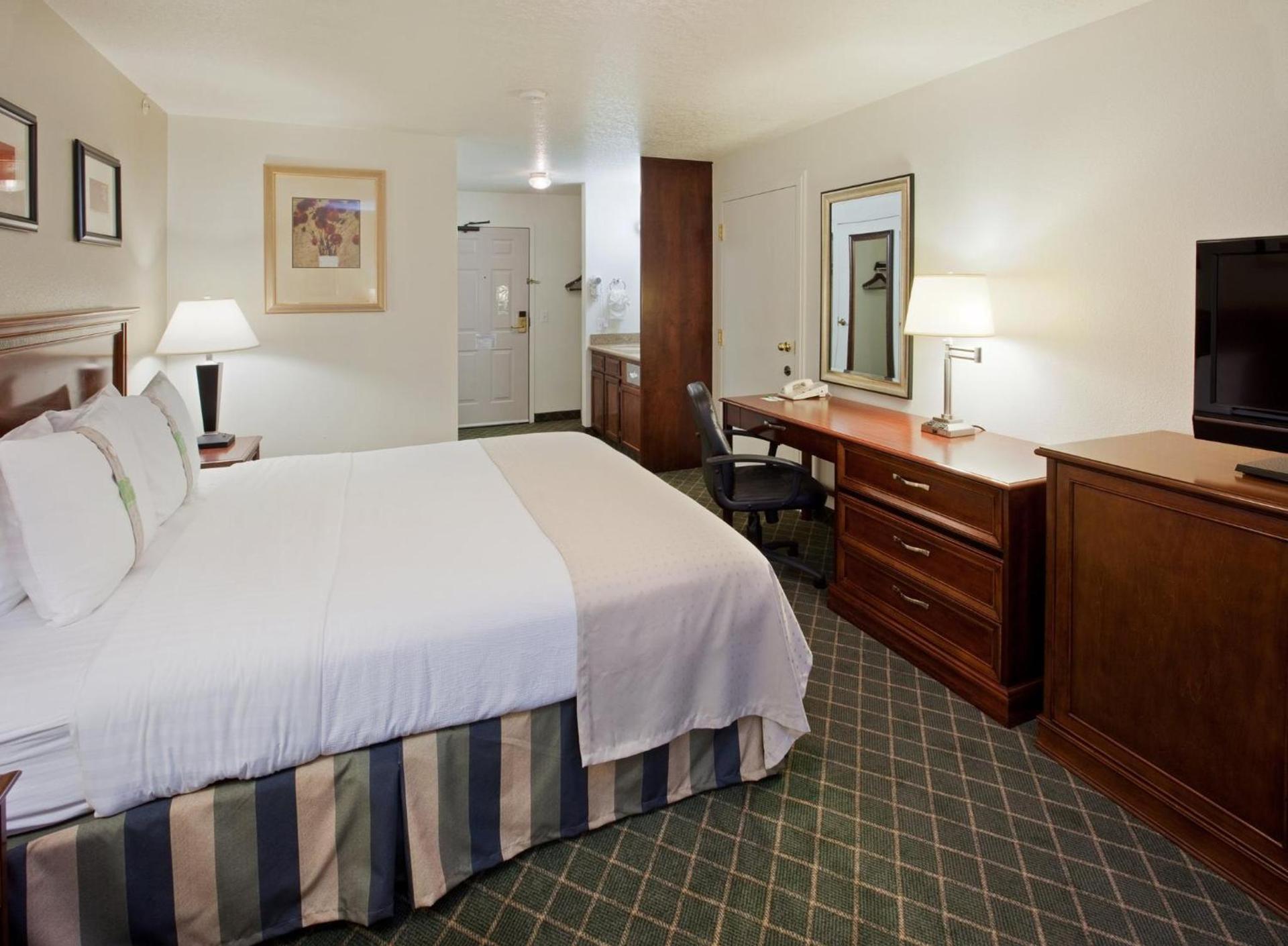 Holiday Inn Redding by IHG photo 24