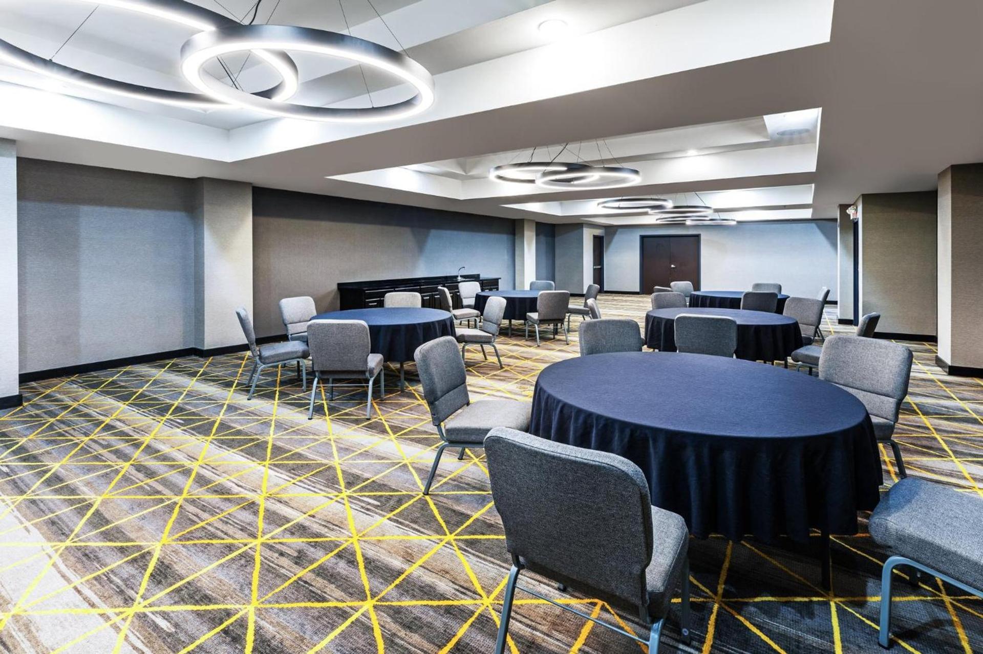 Holiday Inn & Suites Stillwater-University West by IHG photo 58