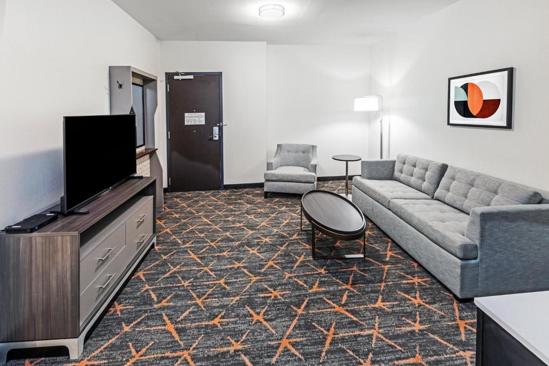 Holiday Inn & Suites Stillwater-University West by IHG photo 65