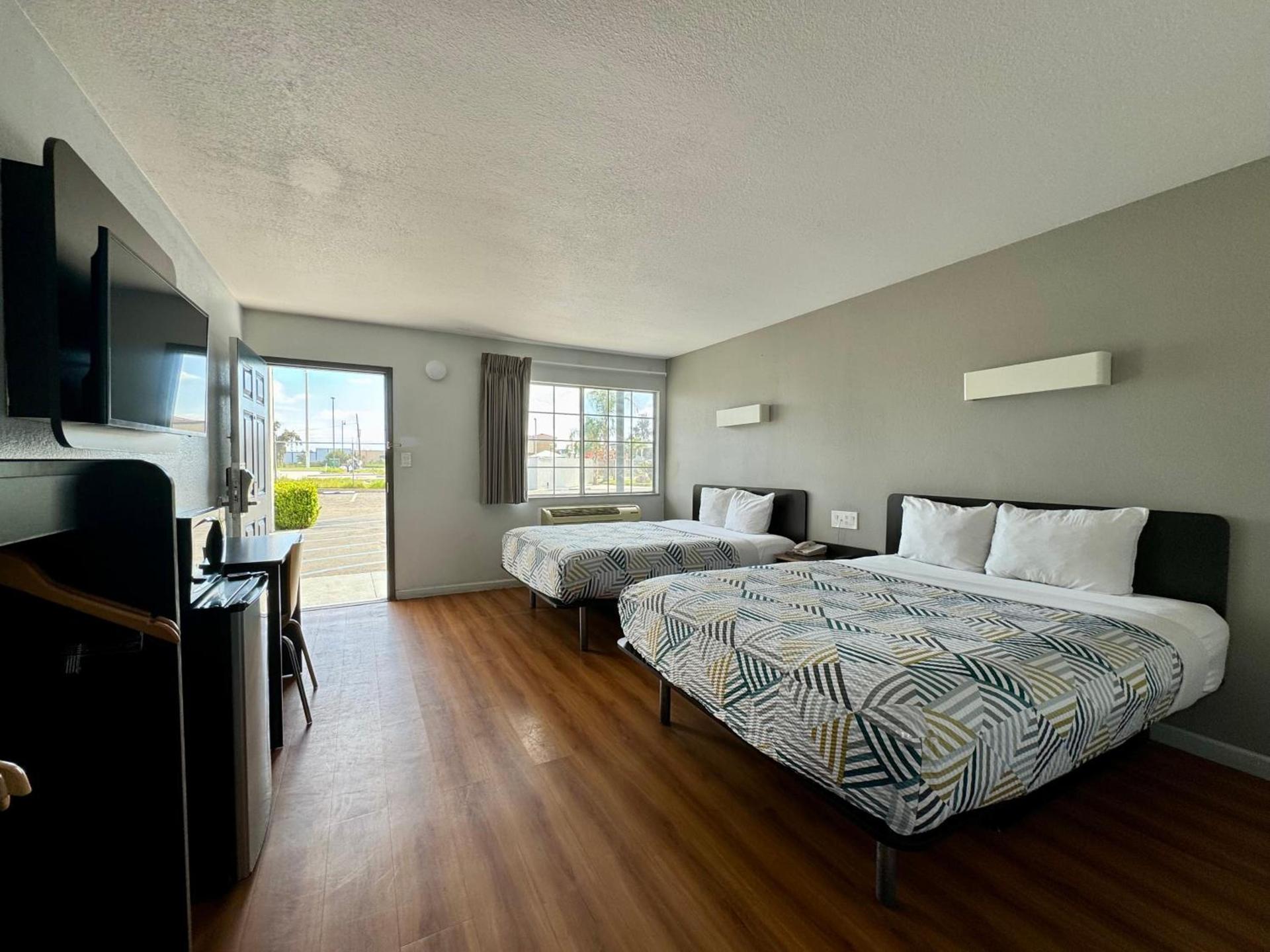 Motel 6-Delano, CA photo 35