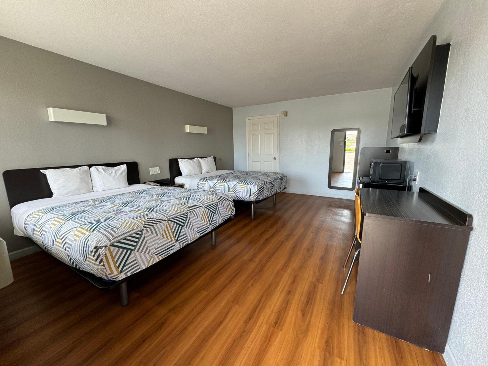 Motel 6-Delano, CA photo 45