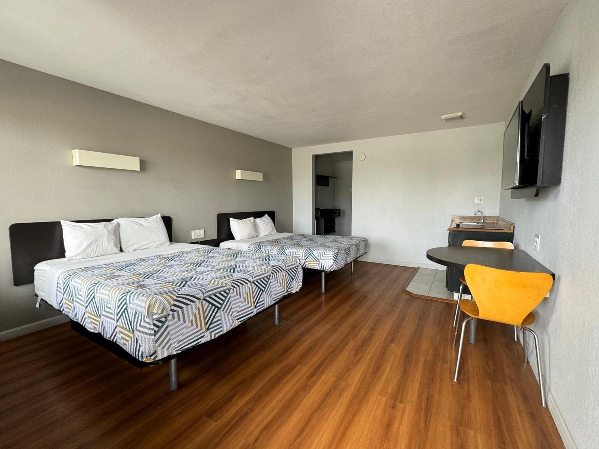 Motel 6-Delano, CA photo 41