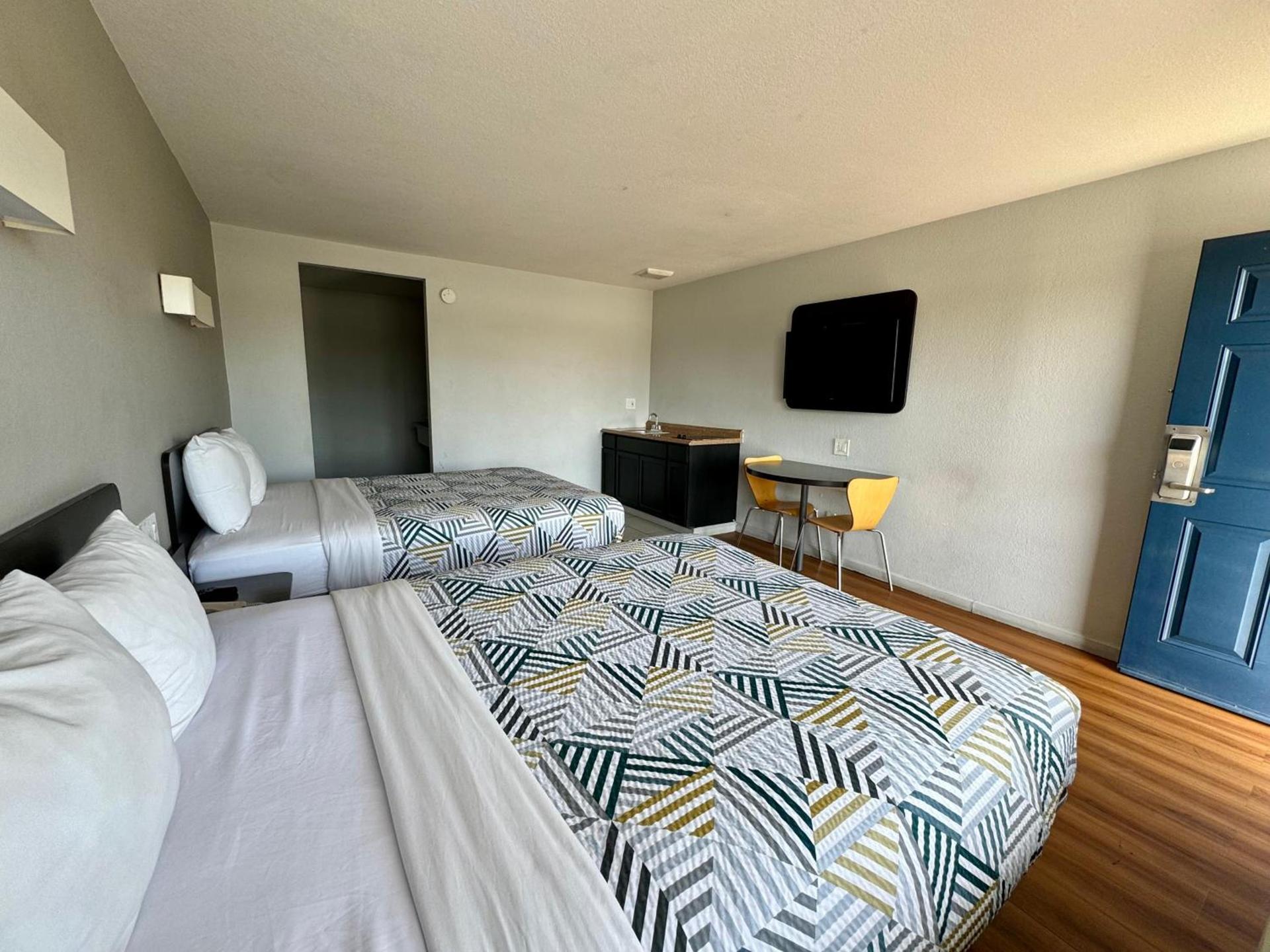 Motel 6-Delano, CA photo 46
