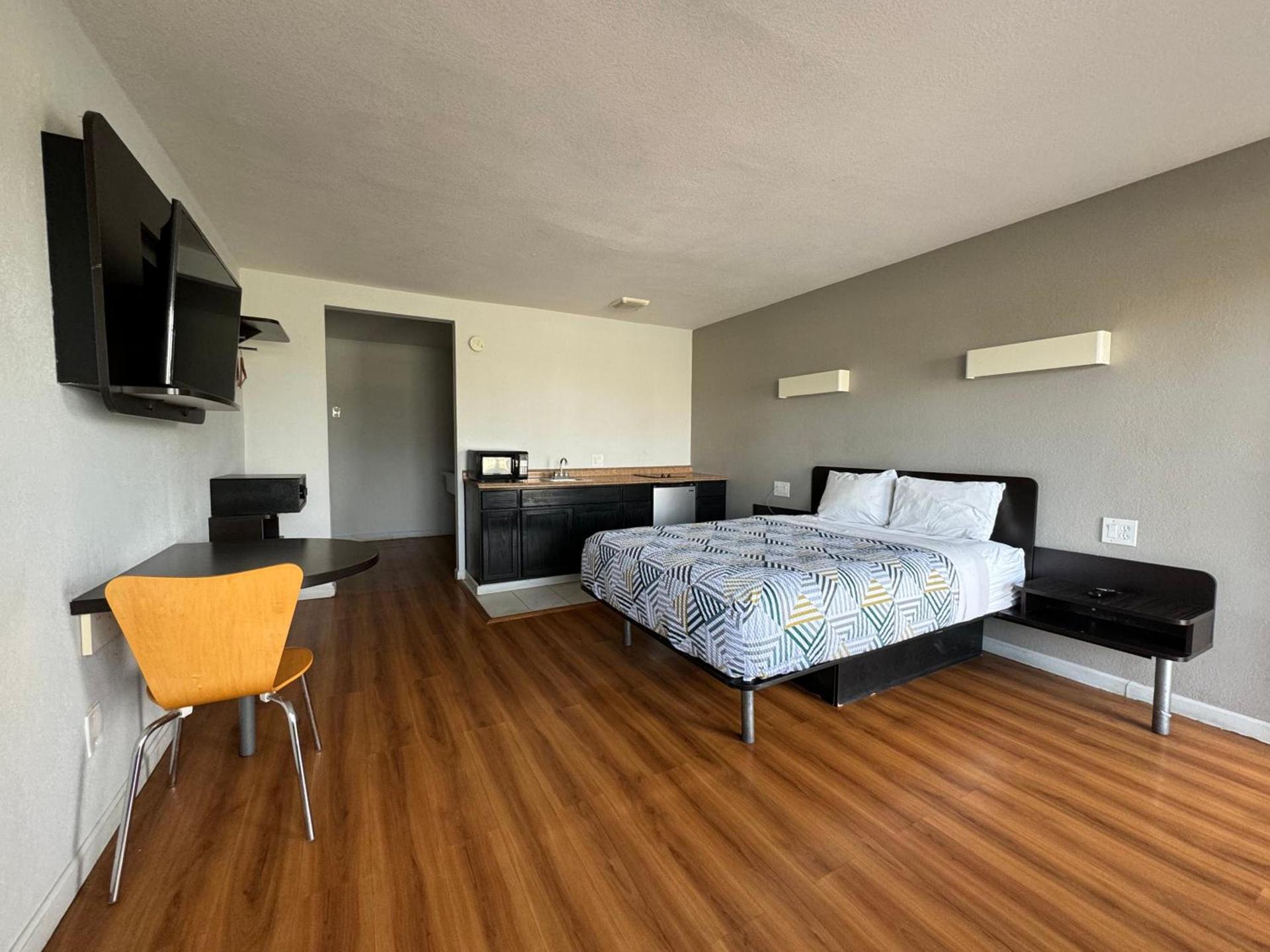 Motel 6-Delano, CA photo 40