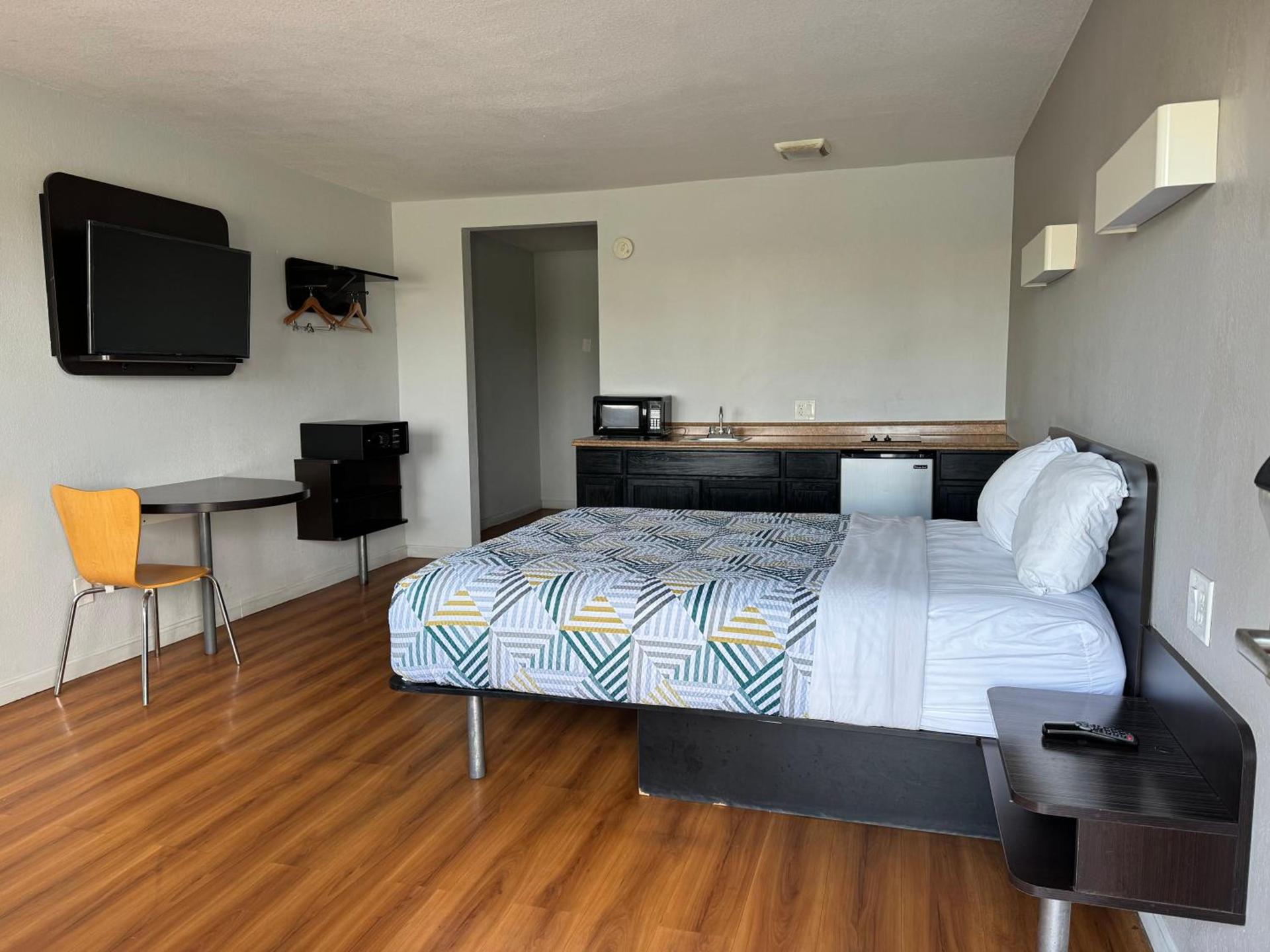 Motel 6-Delano, CA photo 42