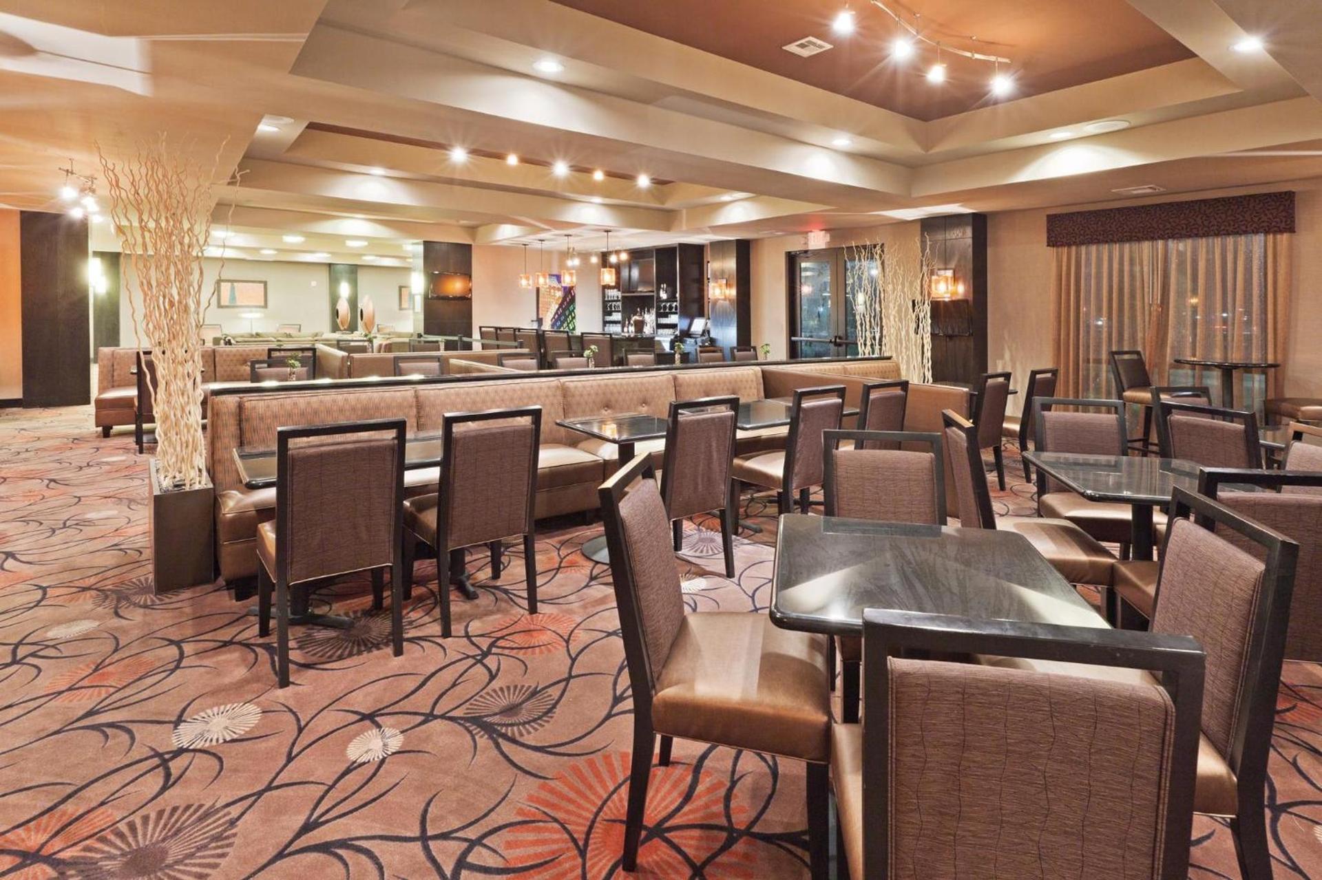 Holiday Inn Hotel & Suites Tulsa South by IHG photo 28