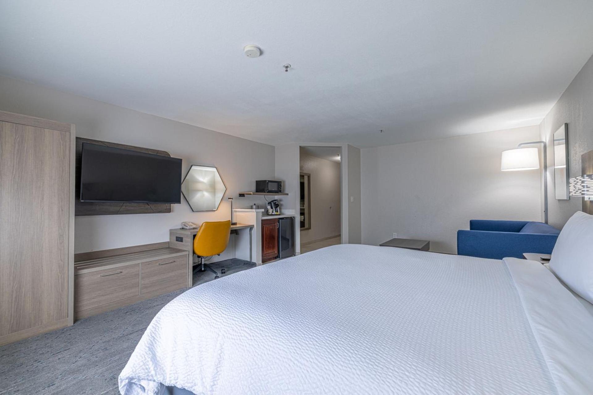 Holiday Inn Express & Suites College Station by IHG photo 50