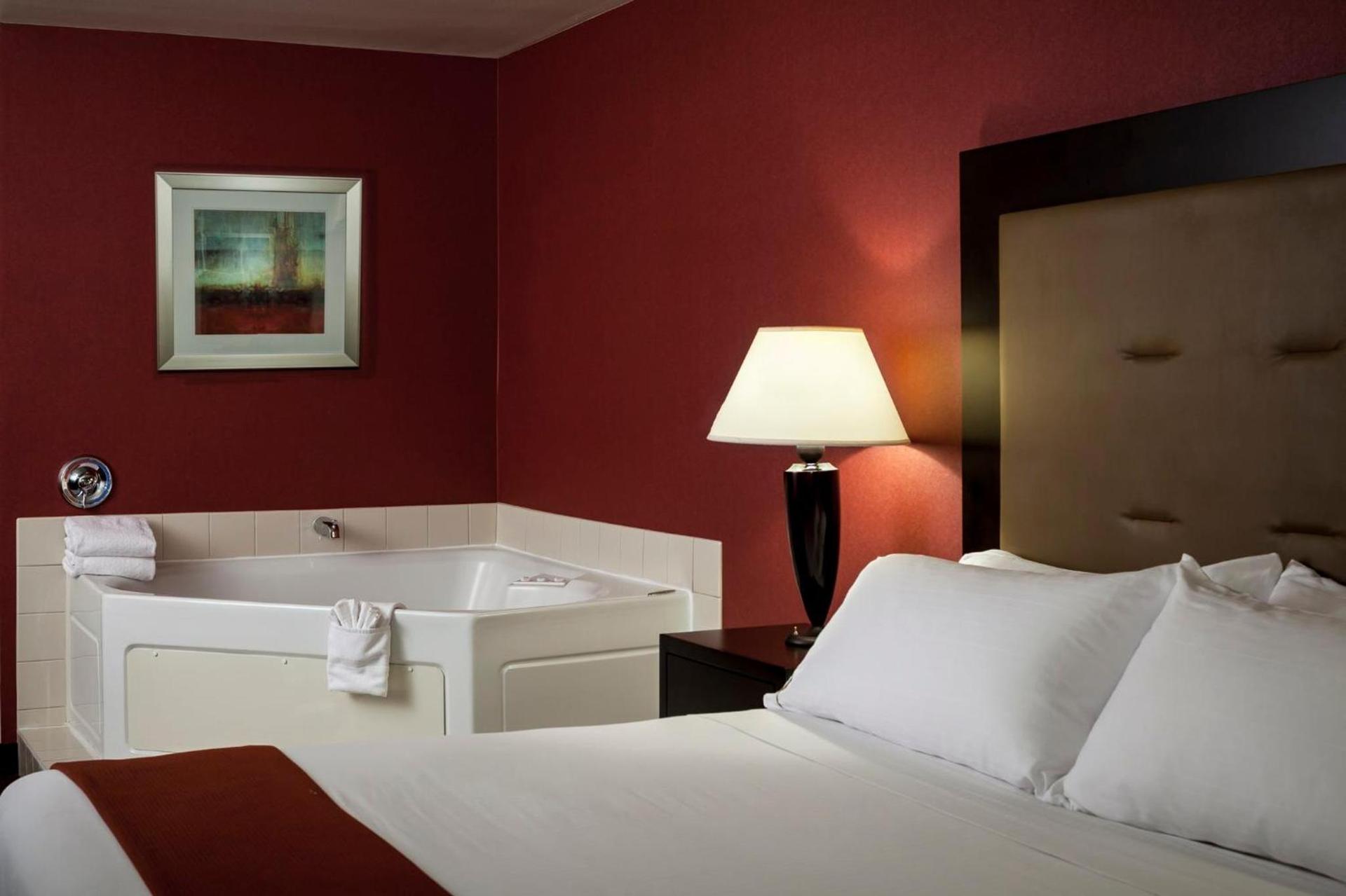 Holiday Inn Express Corvallis-On the River by IHG photo 47