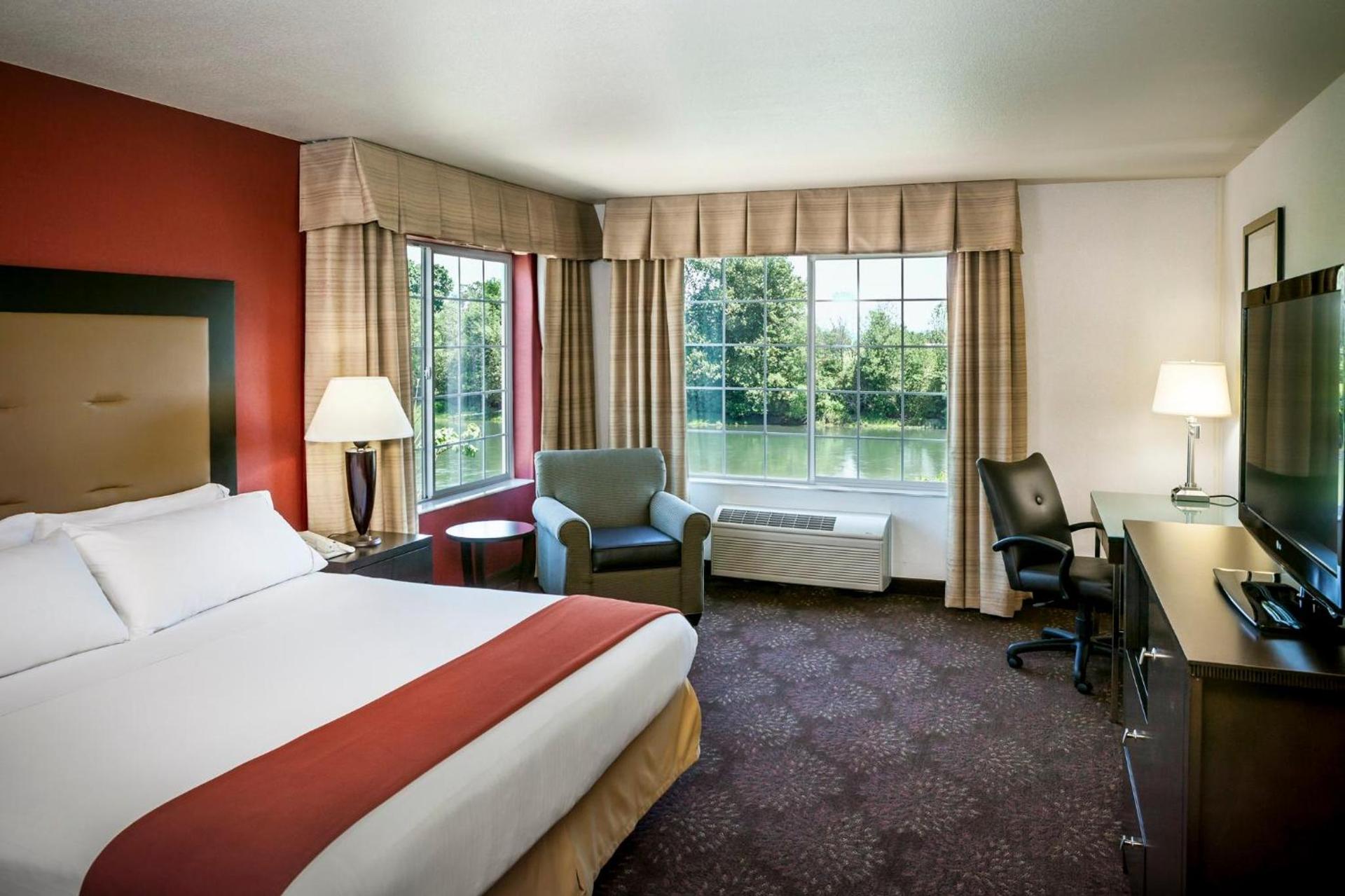 Holiday Inn Express Corvallis-On the River by IHG photo 51