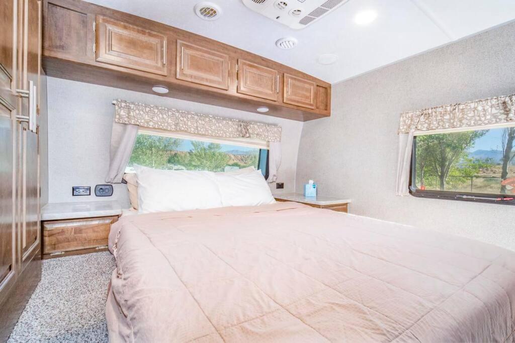 Moab RV Resort Fully Setup RV for Glamping OK64 photo 1