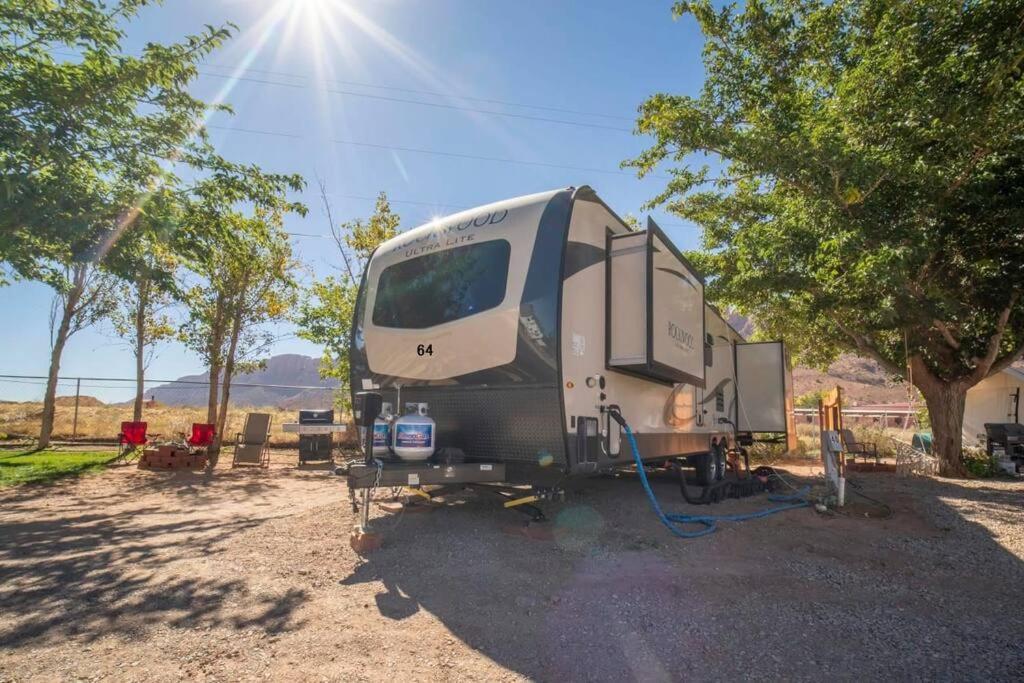 Moab RV Resort Fully Setup RV for Glamping OK64 photo 9