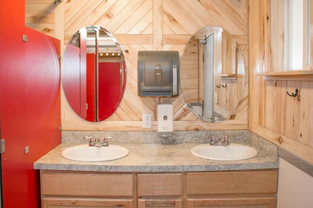 Moab RV Resort Rockwood Lite RV Fully Setup OK34 photo 9