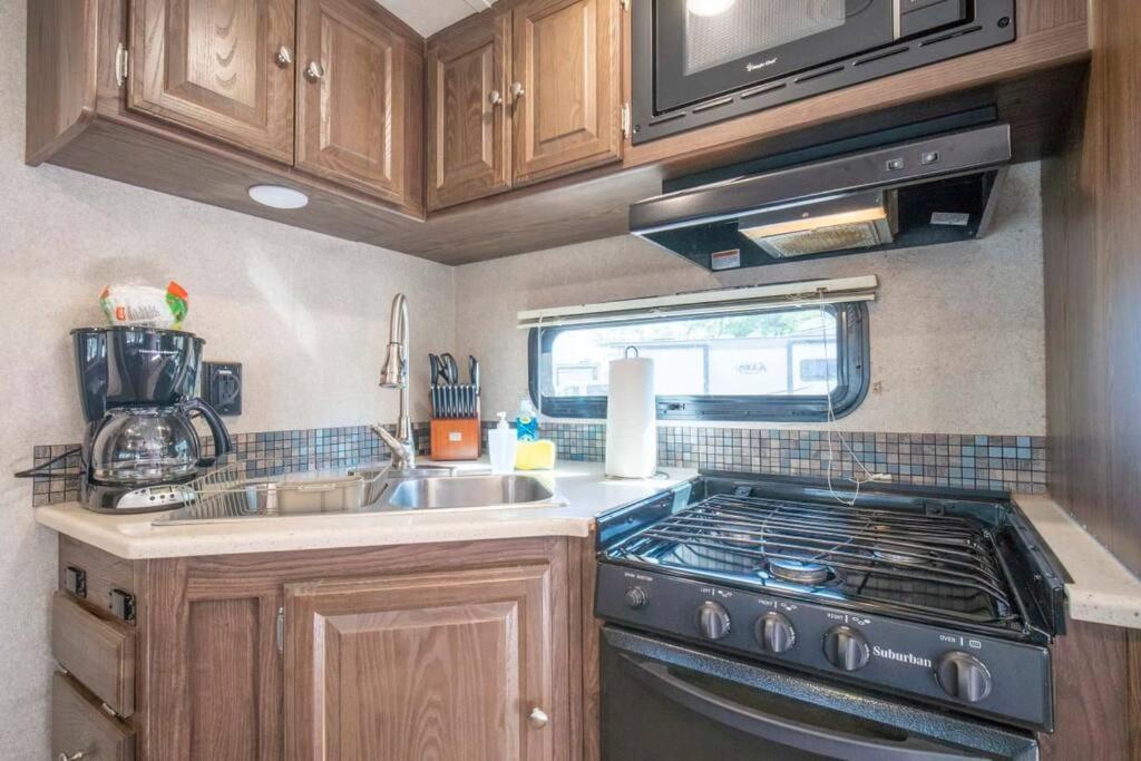 Moab RV Resort Rockwood Lite RV Fully Setup OK34 photo 12