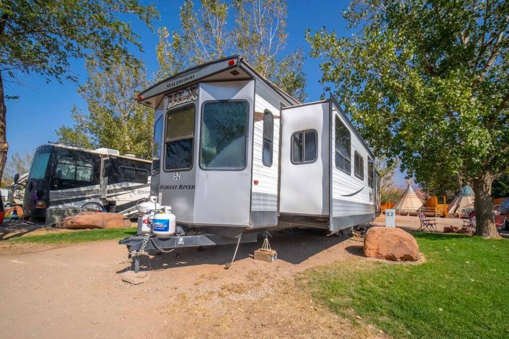 Moab RV Resort Glamping Large RV Setup OK63 photo 3