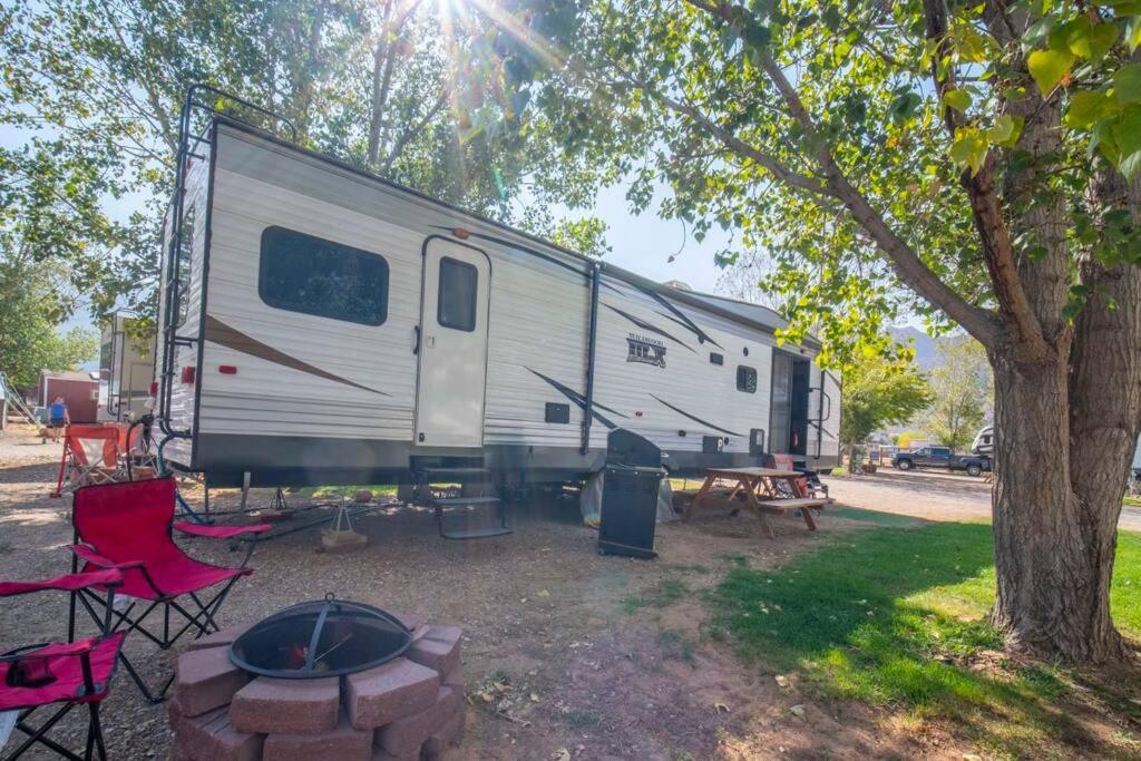 Moab RV Resort Glamping Large RV Setup OK63 photo 10