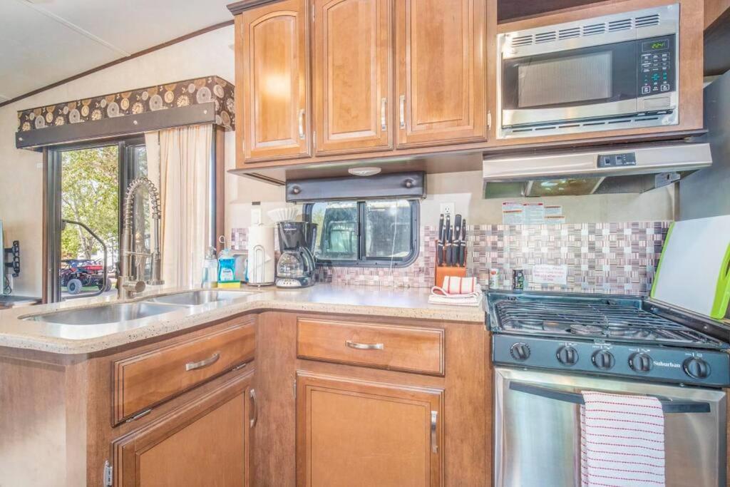 Moab RV Resort Glamping Large RV Setup OK63 photo 16