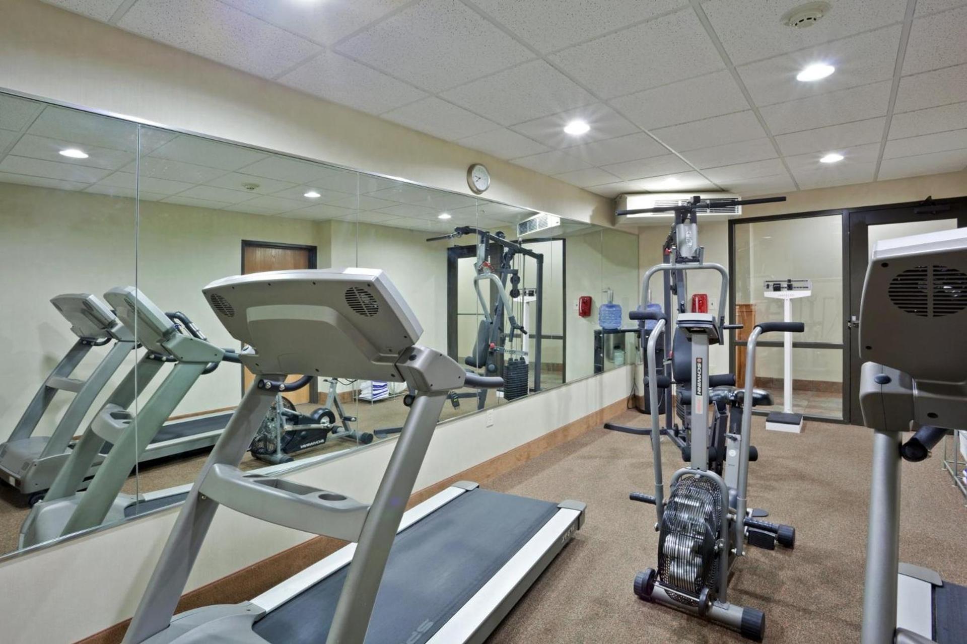 Holiday Inn Express Hotel & Suites Lincoln South by IHG photo 76