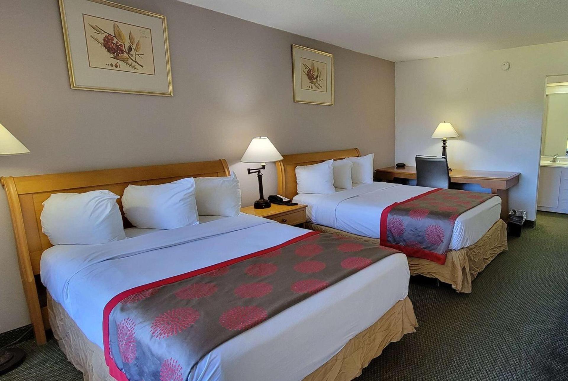 Ramada by Wyndham & Suites Warner Robins photo 16