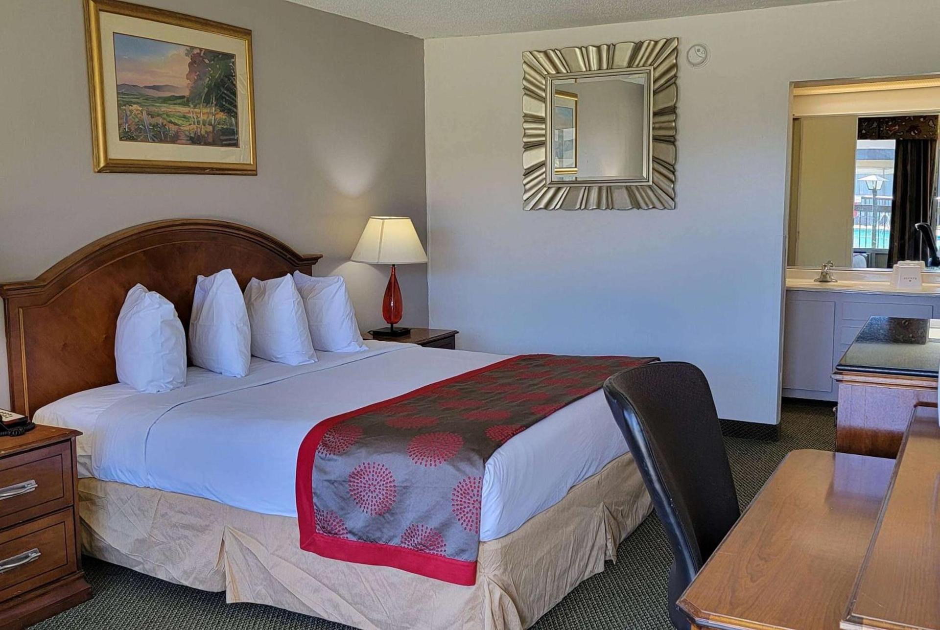 Ramada by Wyndham & Suites Warner Robins photo 2