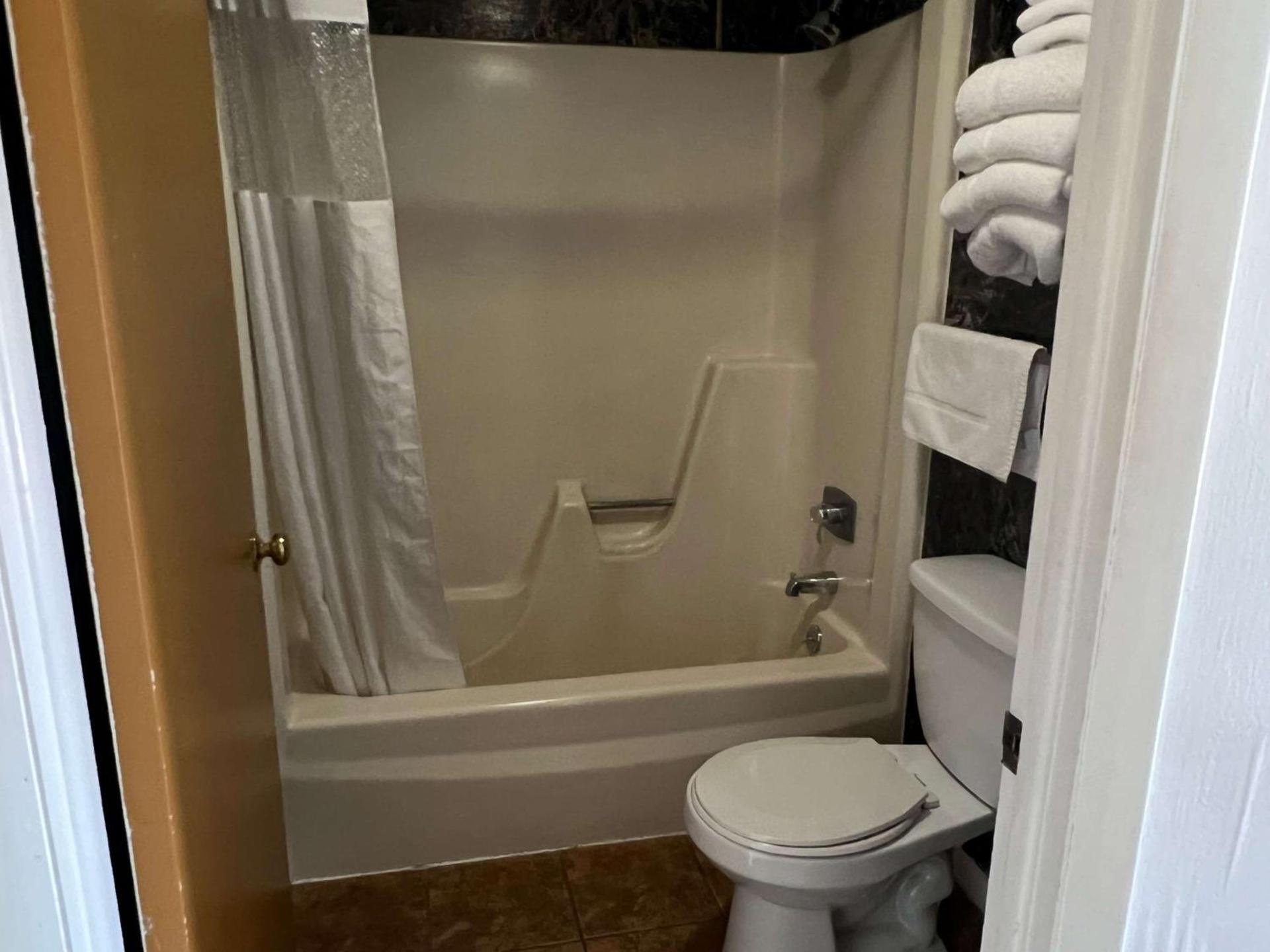 Travelodge by Wyndham Hershey photo 16