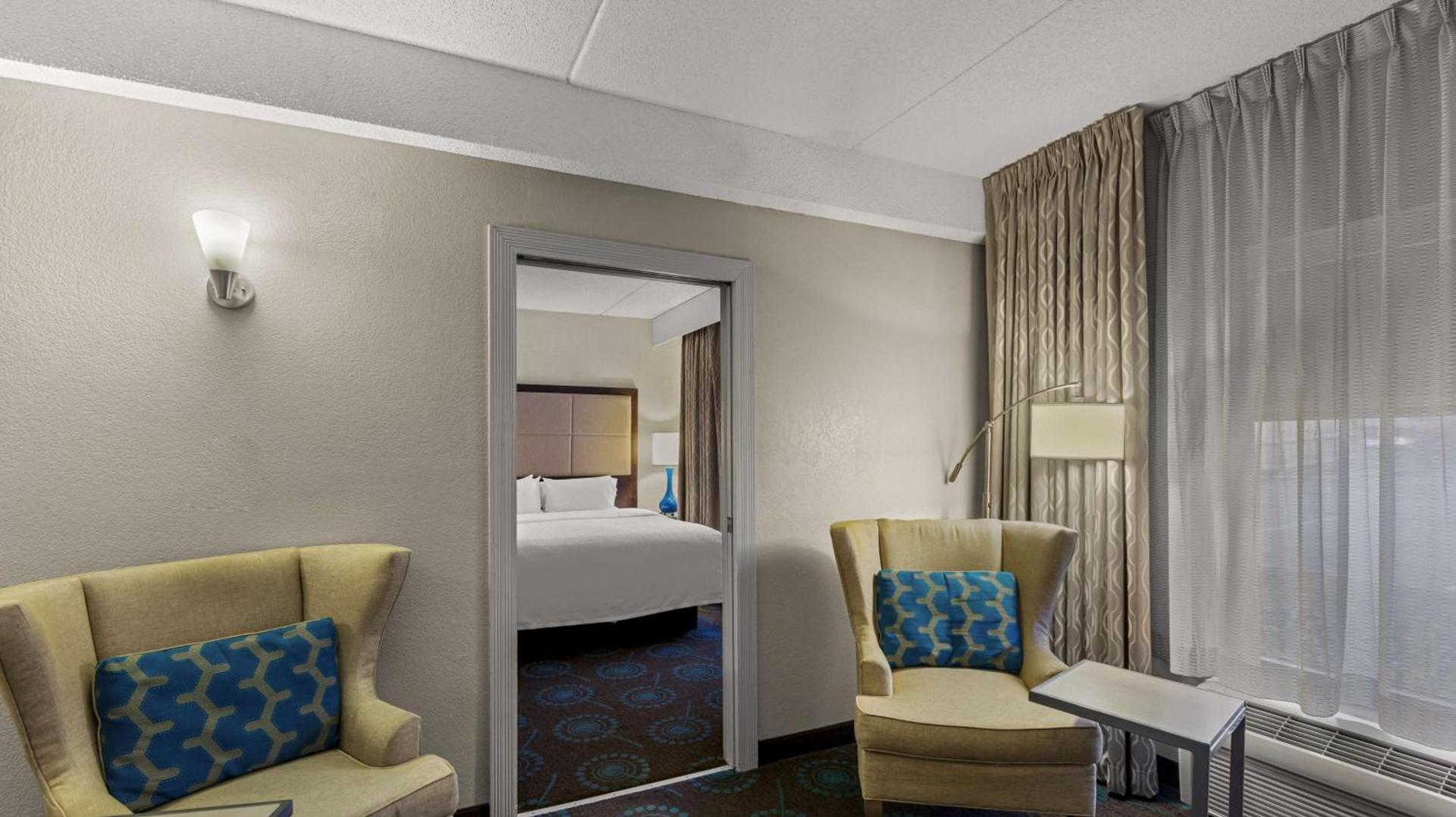 Hampton Inn Bloomington photo 54