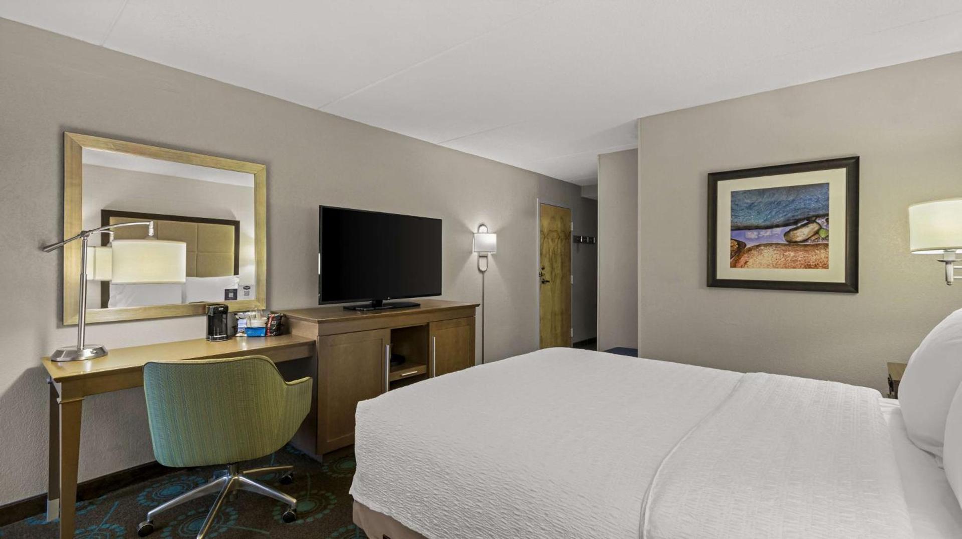 Hampton Inn Bloomington photo 3