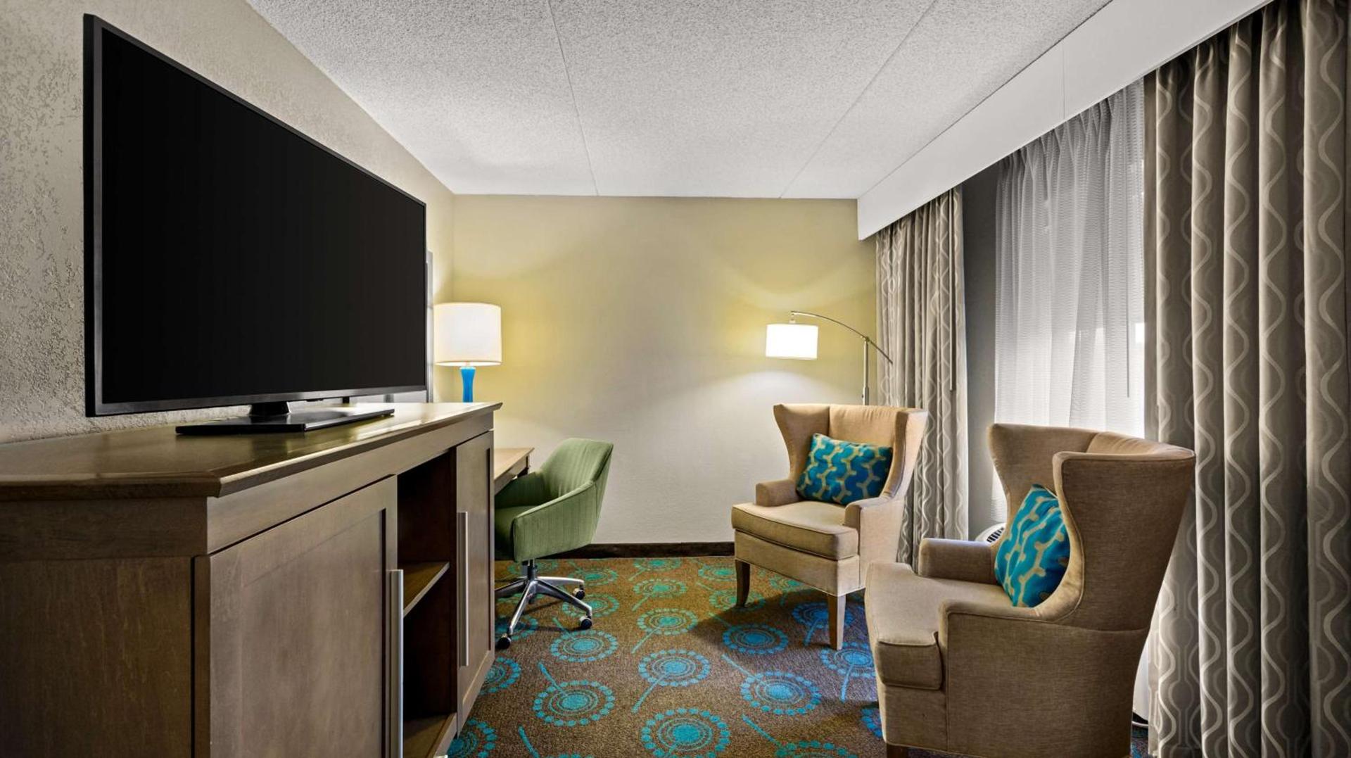 Hampton Inn Bloomington photo 6