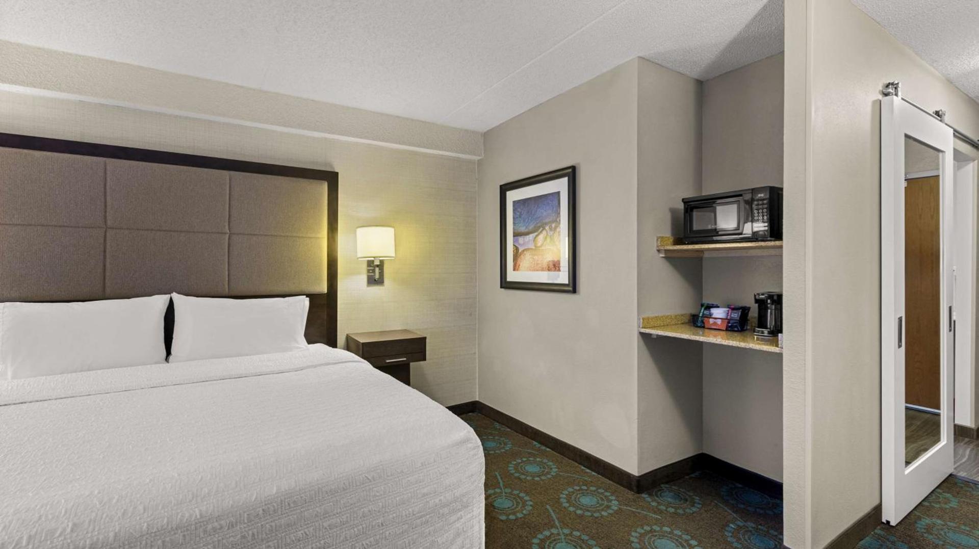 Hampton Inn Bloomington photo 15