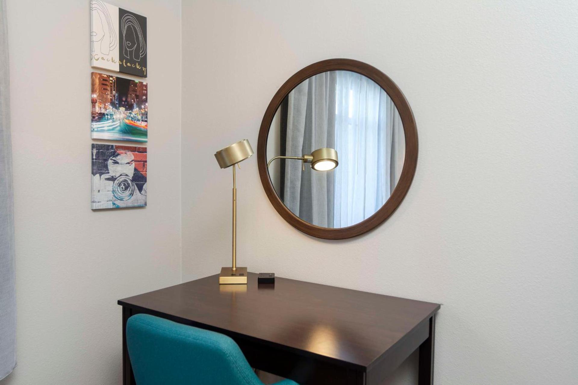 Hampton Inn & Suites - Raleigh Downtown photo 55
