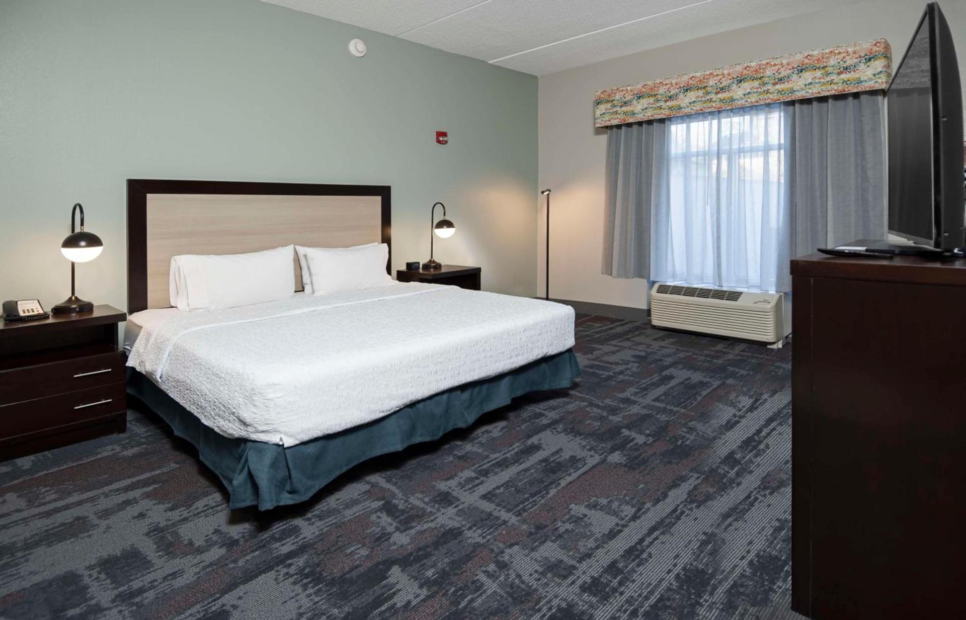 Hampton Inn & Suites - Raleigh Downtown photo 62