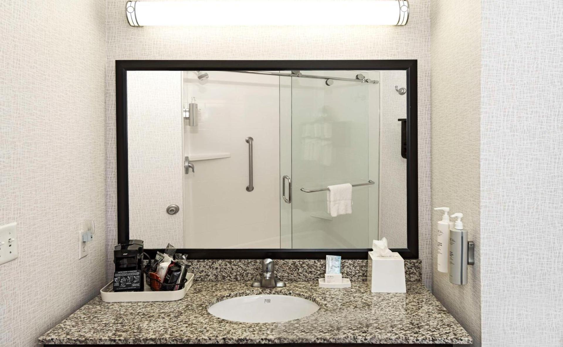 Hampton Inn & Suites - Raleigh Downtown photo 90