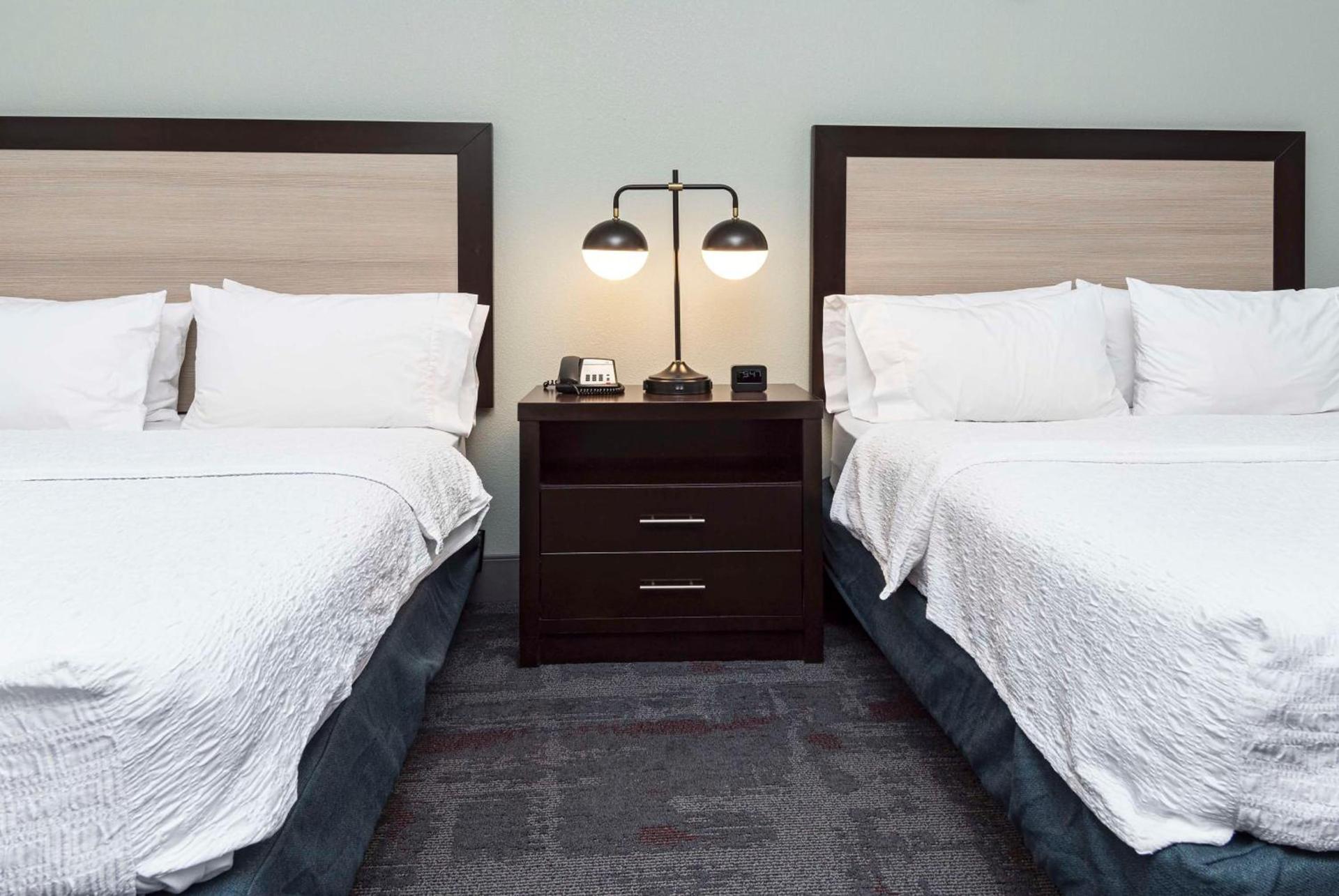 Hampton Inn & Suites - Raleigh Downtown photo 2