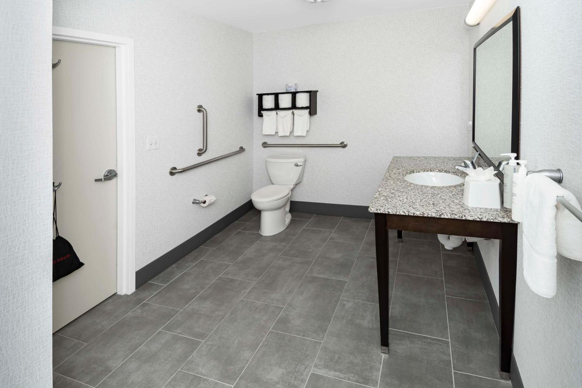 Hampton Inn & Suites - Raleigh Downtown photo 48